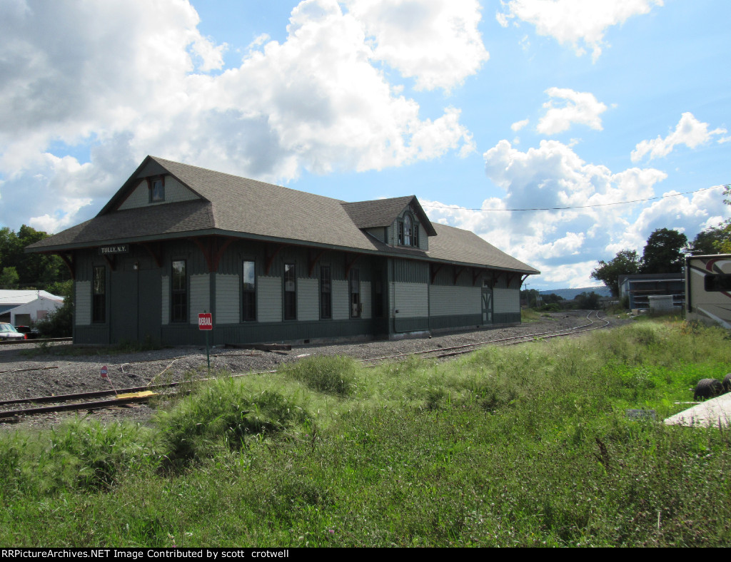 Station side view